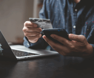 Controlli del datore di lavoro e chat private: sanzionata la società per trattamento illecito dei dati di una sua dipendente